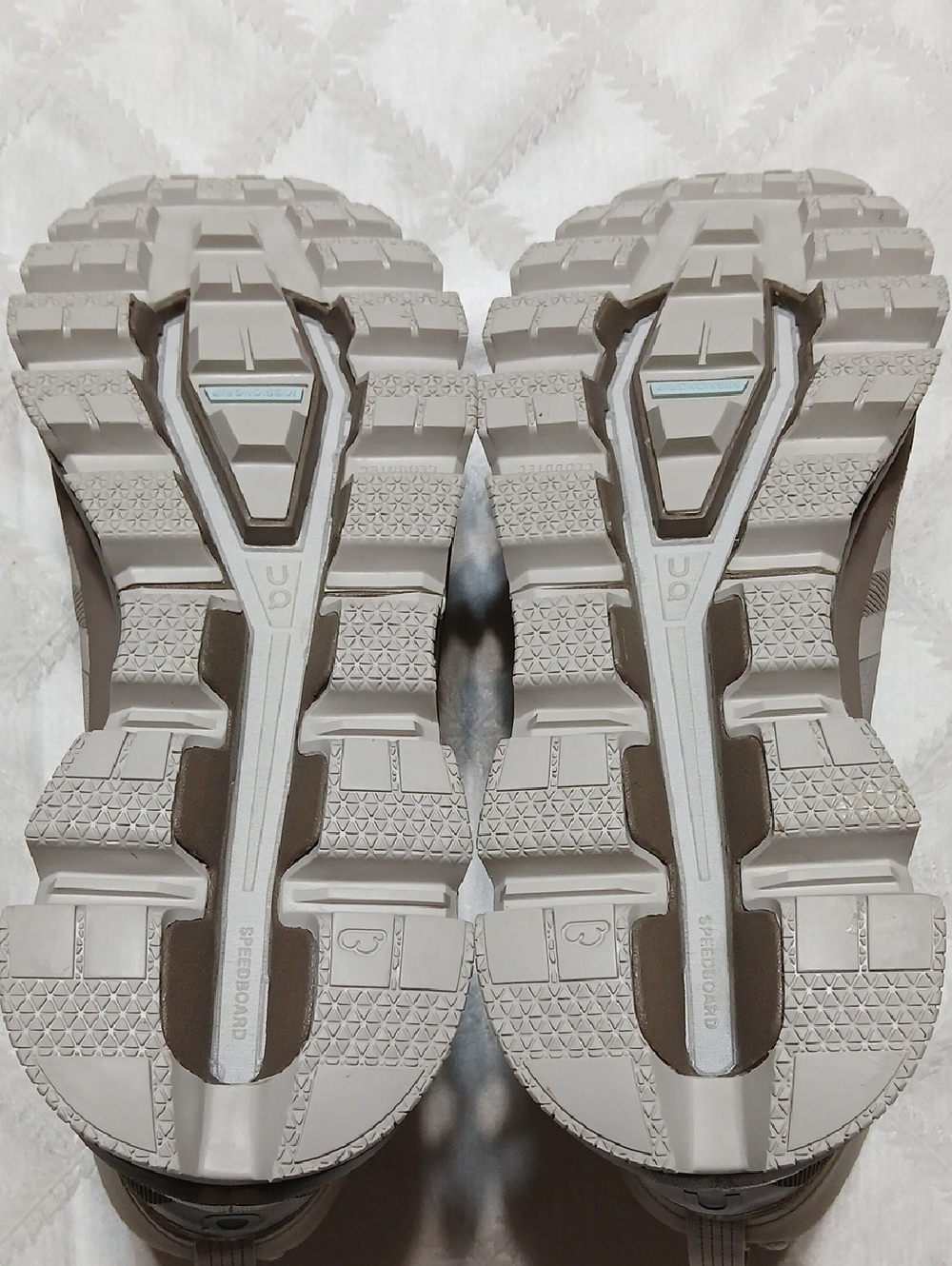 On Cloudrock Waterproof Hiking Boots Desert/Clay Size 11 Womans - Picture 7 of 11